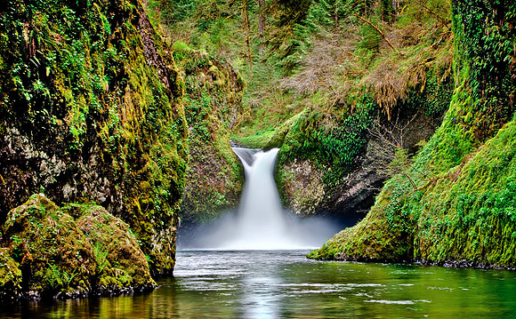 Lower Punch Bowl Falls, Oregon